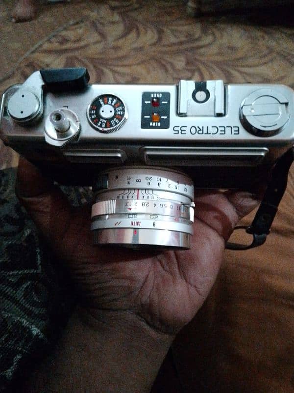 yashica electro35 4