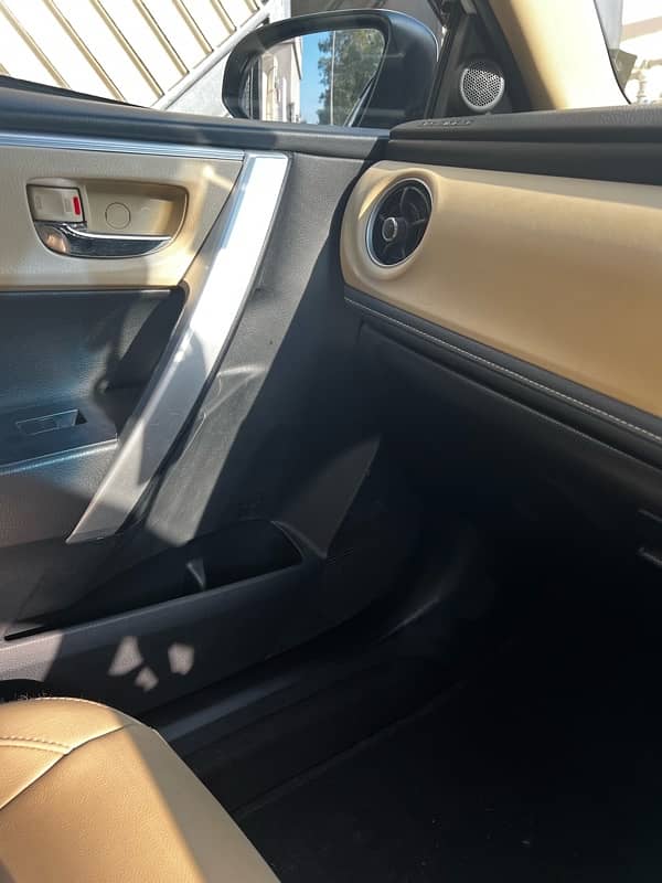 Toyota Altis Grande 1.8x Beige Interior 2021 7