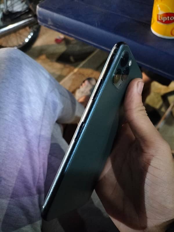 iPhone 11 Pro Max 64GB Non Pta 9