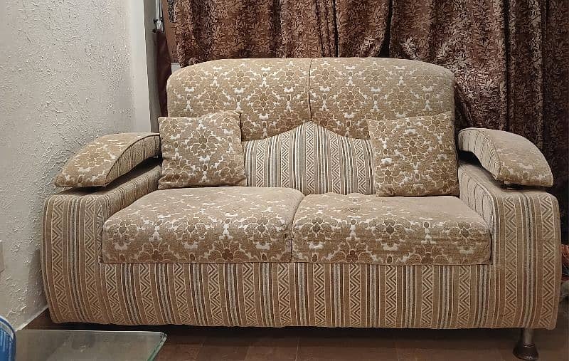 4 seater sofa with centre table 4