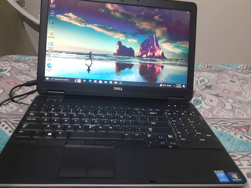 Dell laptop latitude E6540 1