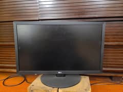 LG 22 inch Monitor with Dell Sound Bar