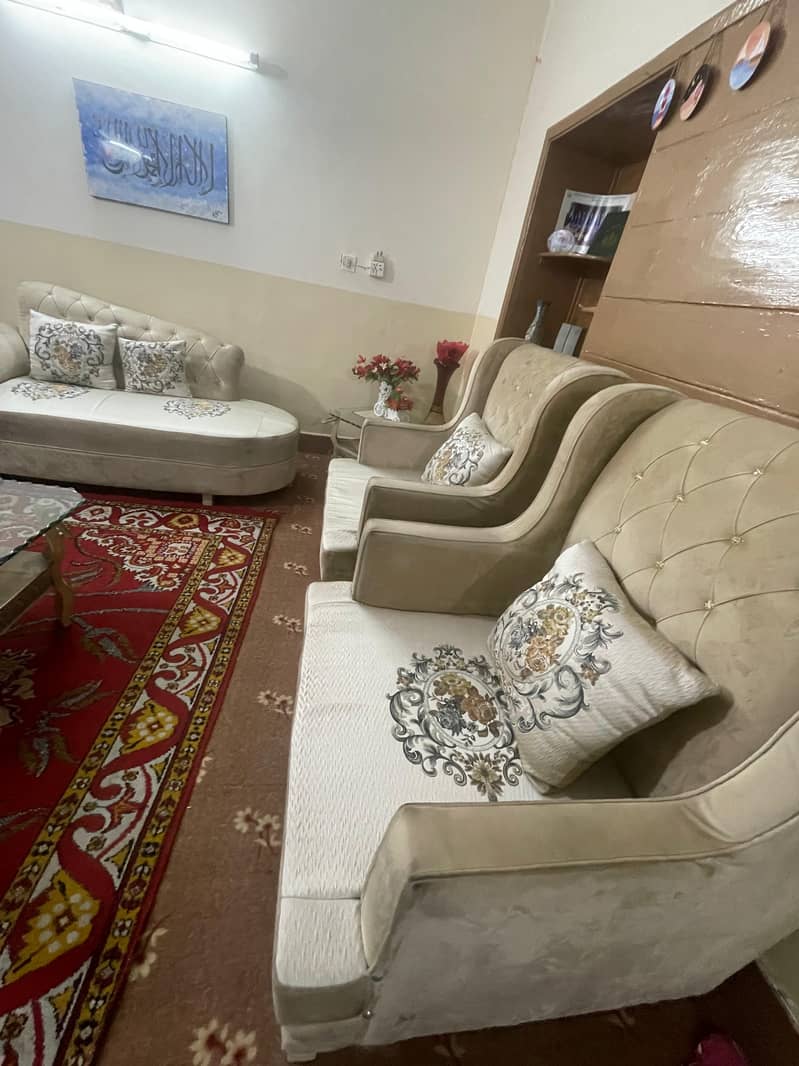 7 Seaters with Dewan Sofa set 4