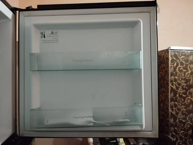 electrolux glass door bilkul new ha sirf 1 year use only all ok 6