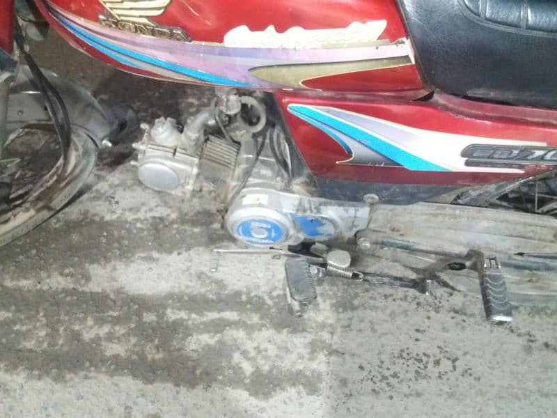 Honda 70 for sale  2007 model in Lahore 6