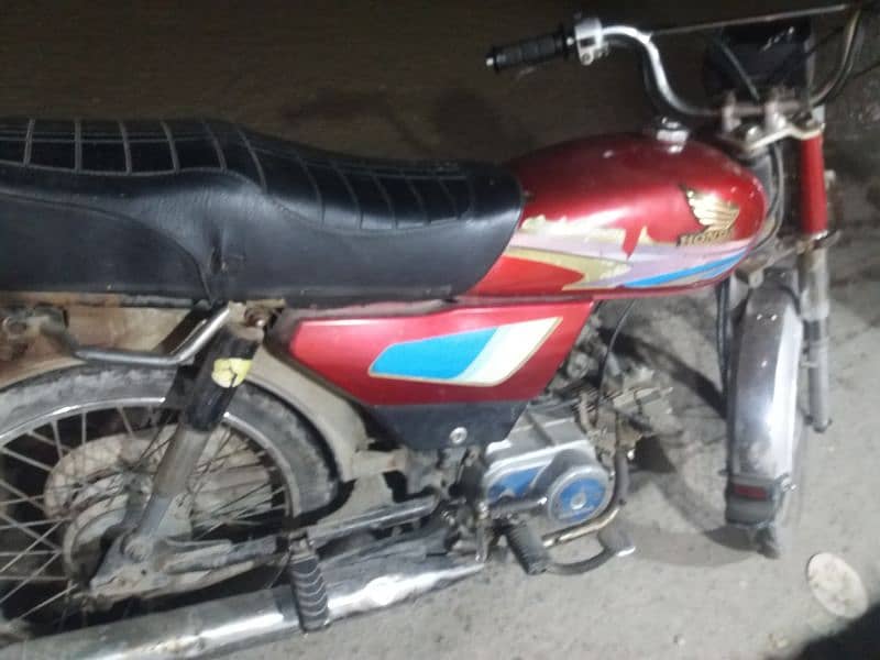 Honda 70 for sale  2007 model in Lahore 9