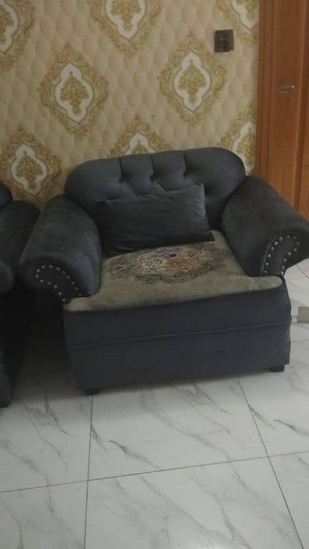 Chinoti bed set showcase n 5 seater sofa 6