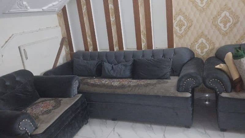 Chinoti bed set showcase n 5 seater sofa 8