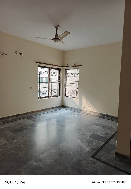 10 Marla VIP upper portion for rent in Abdalien society near ucp Yasir borast 2