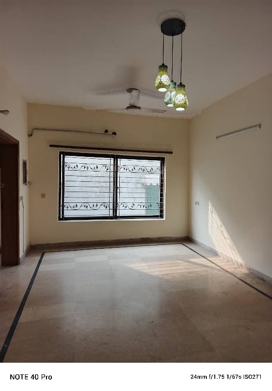 10 Marla VIP upper portion for rent in Abdalien society near ucp Yasir borast 8