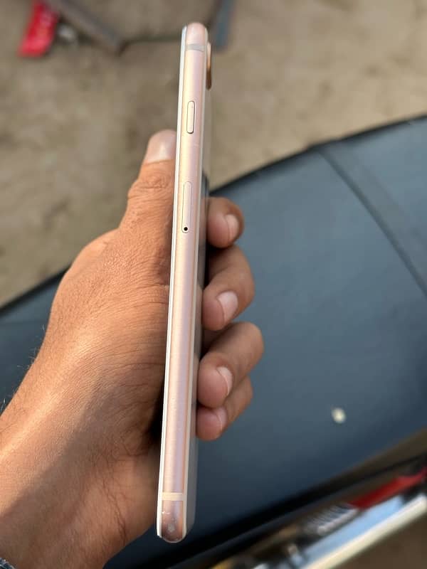 IPhone 8Plus 64GB 4