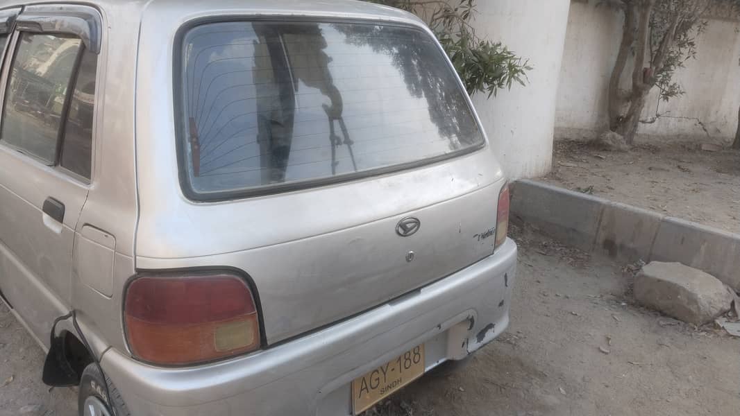 Daihatsu Cuore 2004 3