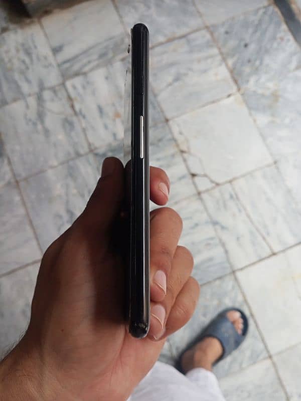 Google Pixel 3 LCD damaged 5