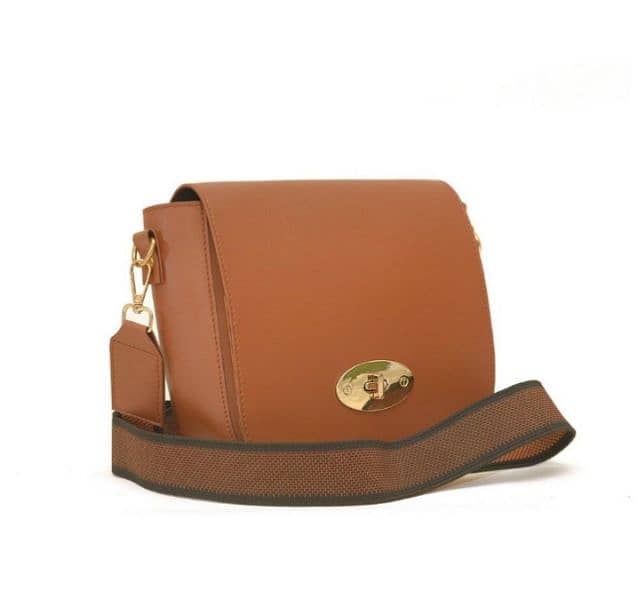 Ladies bag leather 100% urignal Available 0