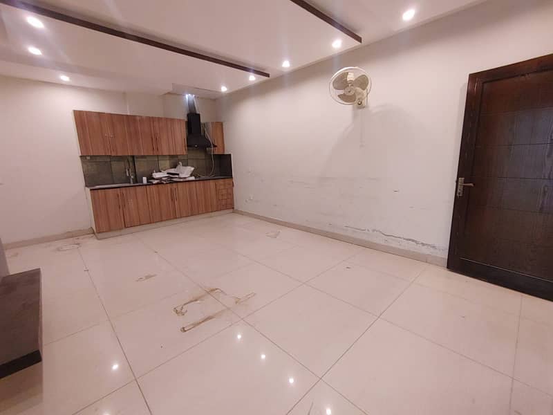 2 Marla Flat For Rent In DHA Phase 6 4