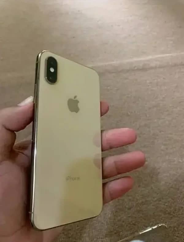 iPhone XS excellent condition factory unlock 3