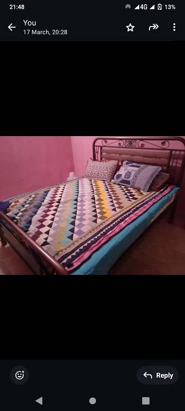 Queen size iron bed 0