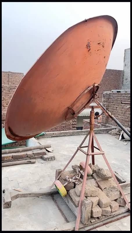 6 ft Dish With Moter Available For Sale 2