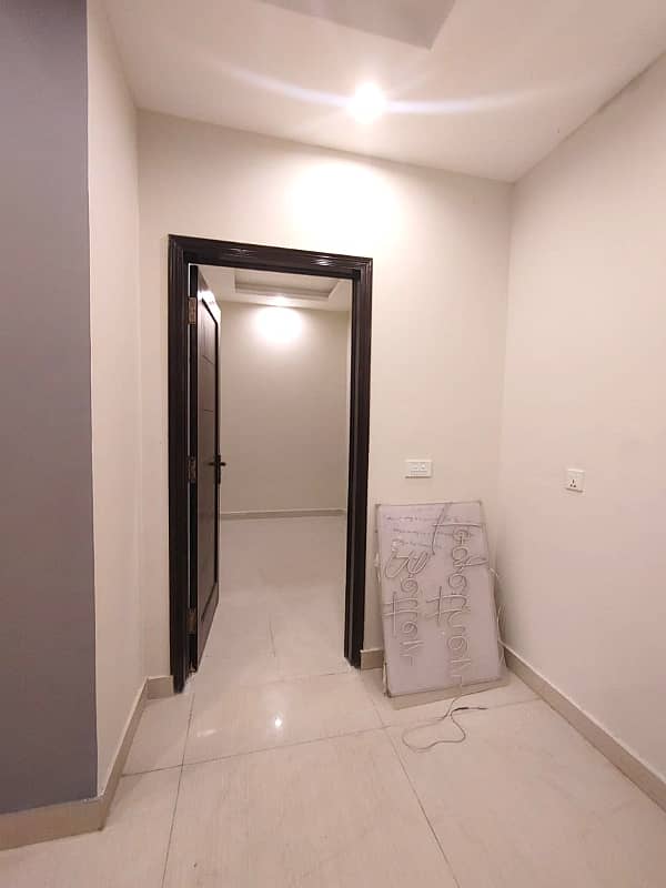 600 Square Feet Flat For Rent In DHA Phase 6 6