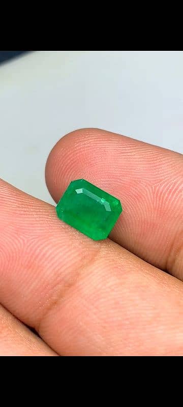 Natural Emerald Marvellous Gem 2