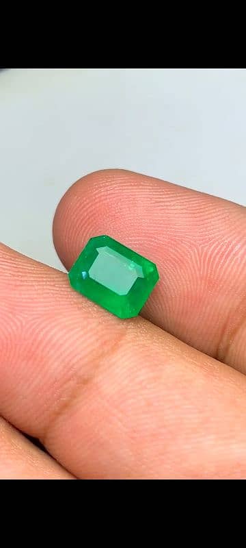 Natural Emerald Marvellous Gem 4