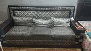 6 seater Sofa set with wooden table For sale urgently