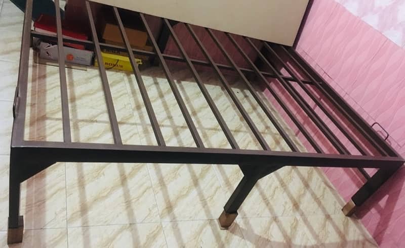 iron bed 4