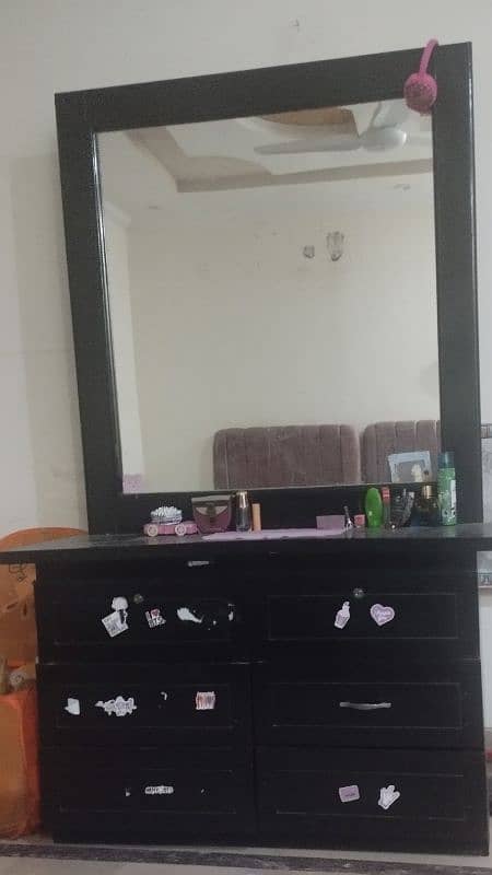 Dressing table 0