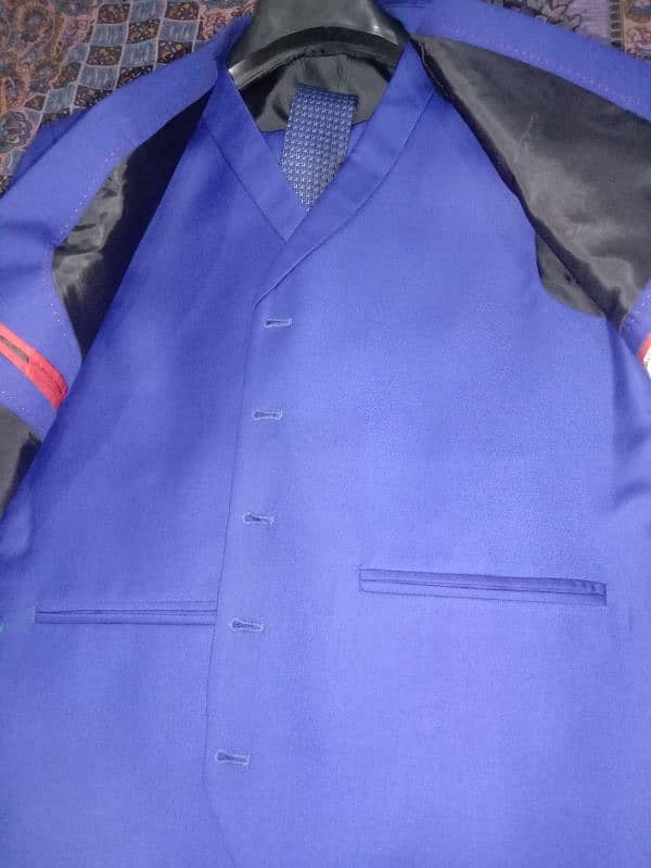 3 pice suit used like new 1 suit 5000rs 5