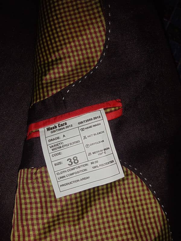 3 pice suit used like new 1 suit 5000rs 8