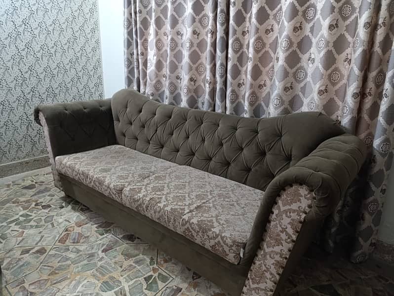 Luxury sofa set 7 seater in good condition 1