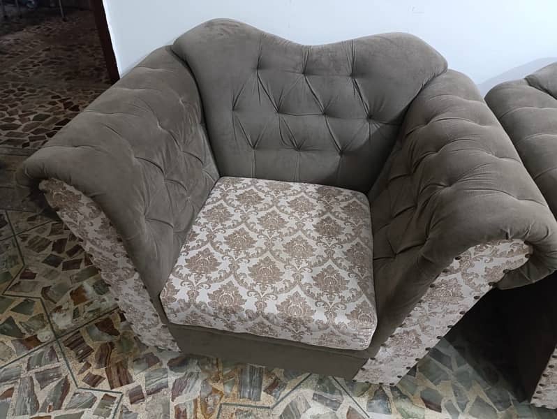 Luxury sofa set 7 seater in good condition 3