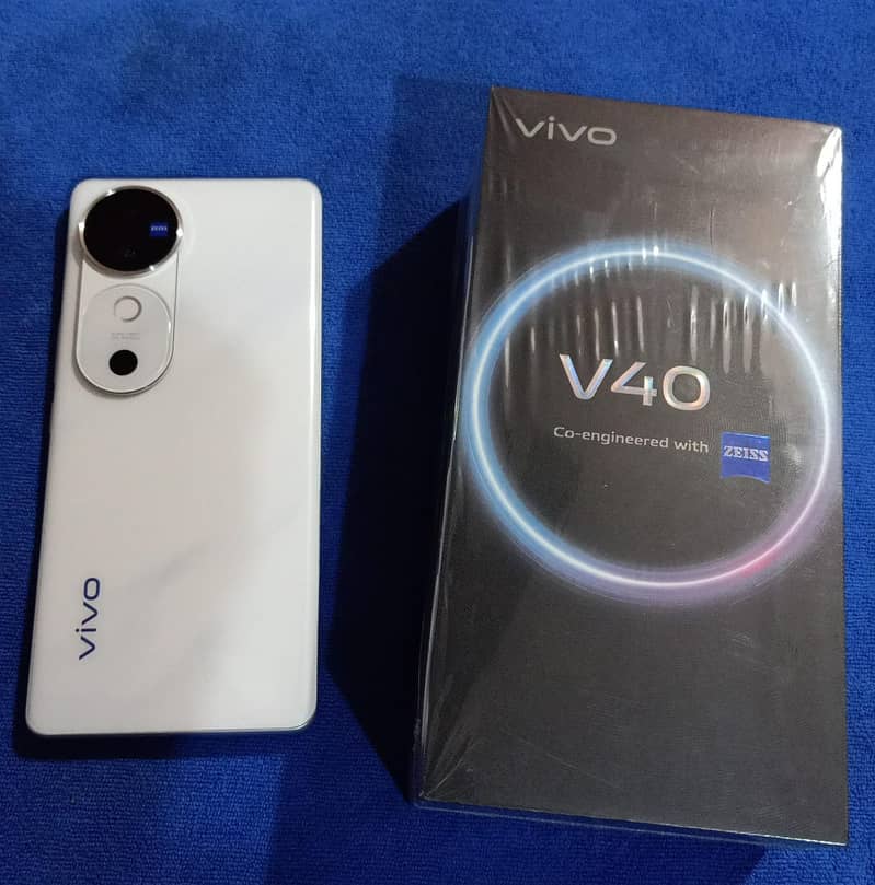 Vivo V40 12/256 Just box Open 1