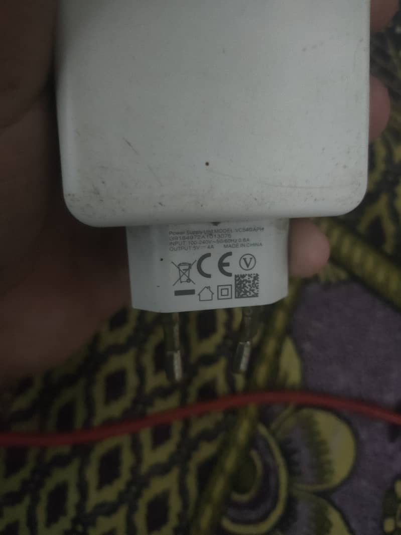 Oppo reno ka original charger hai 1