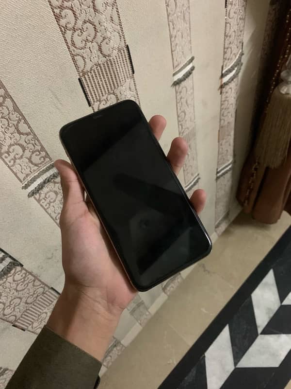 iphone 11pro max 4