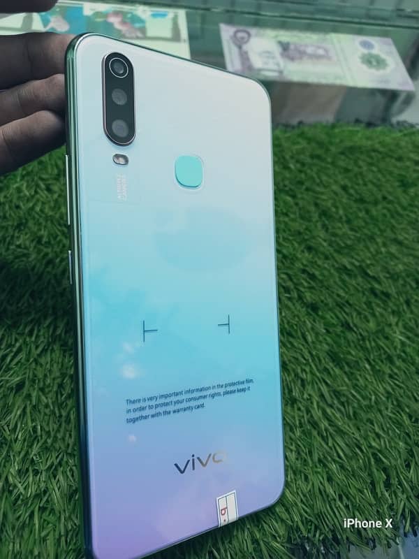 vivo y 17 8/256 2