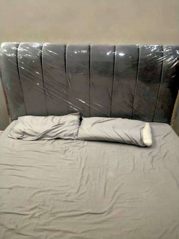 urgent sale new king size bed with mattress 0