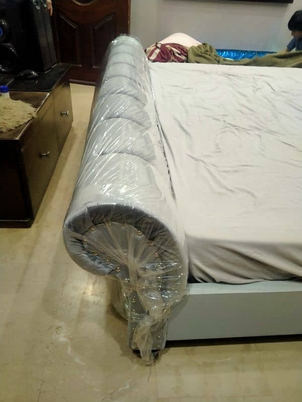 urgent sale new king size bed with mattress 1