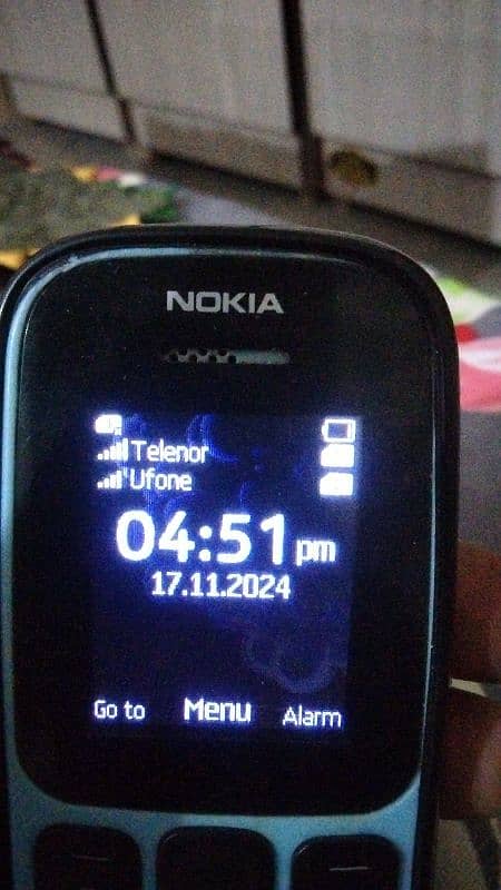 Nokia 105 Mob one hand used 2