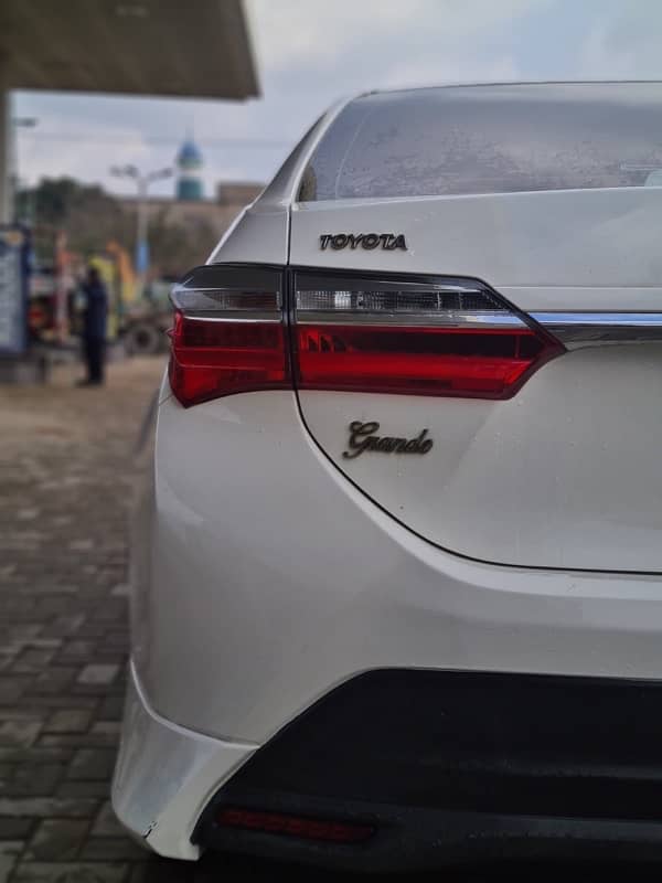 Toyota Altis Grande 2018 3