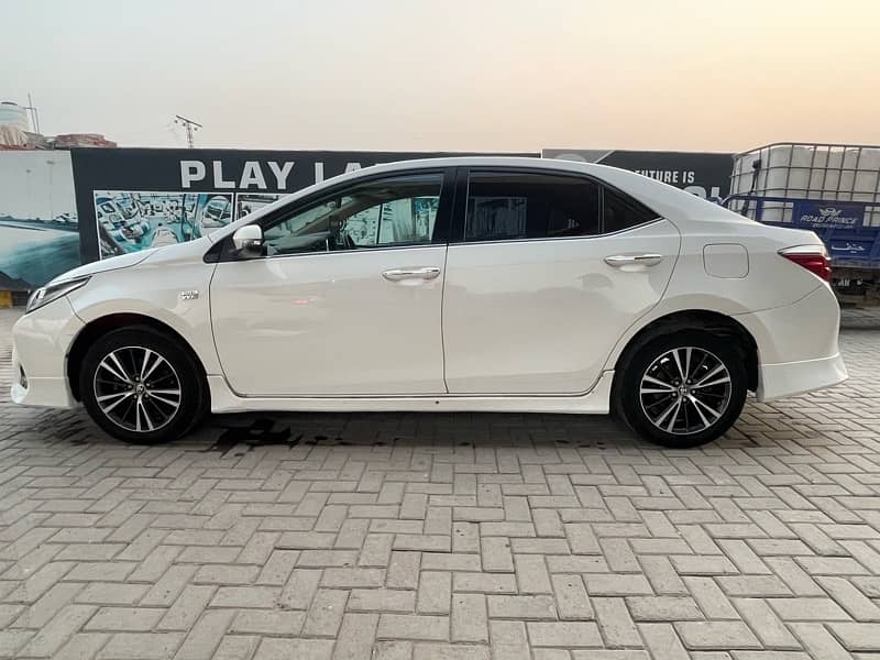 Toyota Altis Grande 2018 12