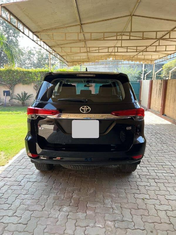 Toyota Fortuner 2022 model brand new condition total original 1