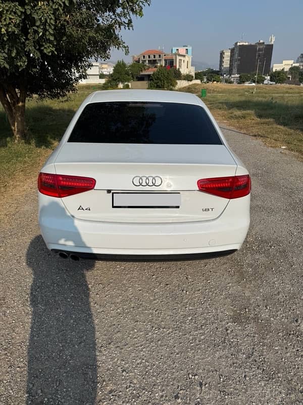 Audi A4 2013 1