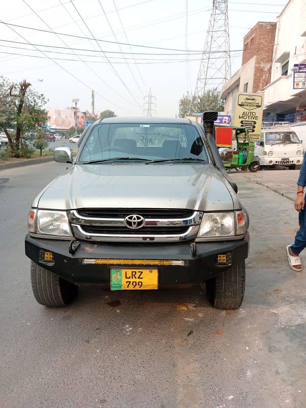 Toyota Hilux 2002 11