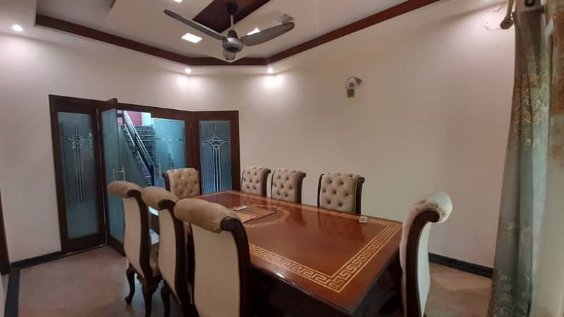 Cantt properties offers 1 Kanal House for sale in cavalry ground 10