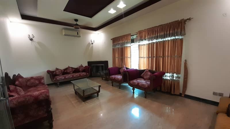 Cantt properties offers 1 Kanal House for sale in cavalry ground 12