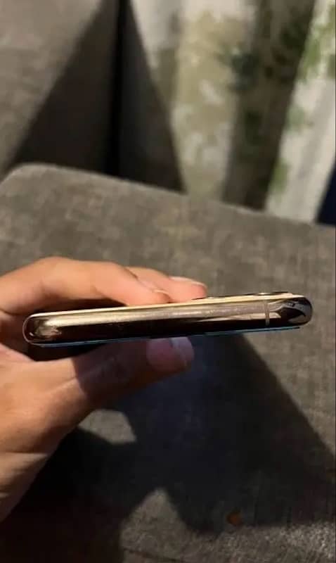 iPhone 11 pro max factory unlock 64gb 3