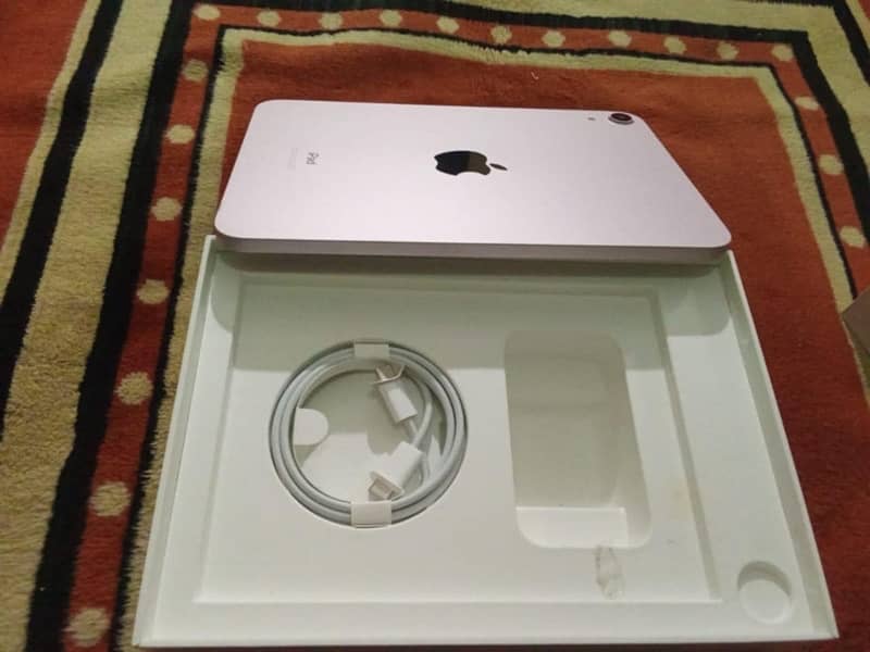 iPad mini 6 condition 10\10 scratch less 6