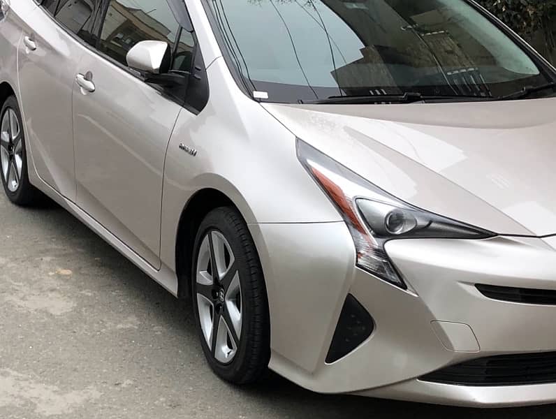 Toyota Prius 2016 3