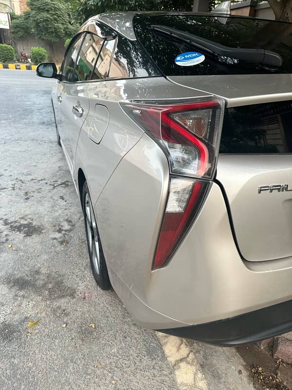 Toyota Prius 2016 10